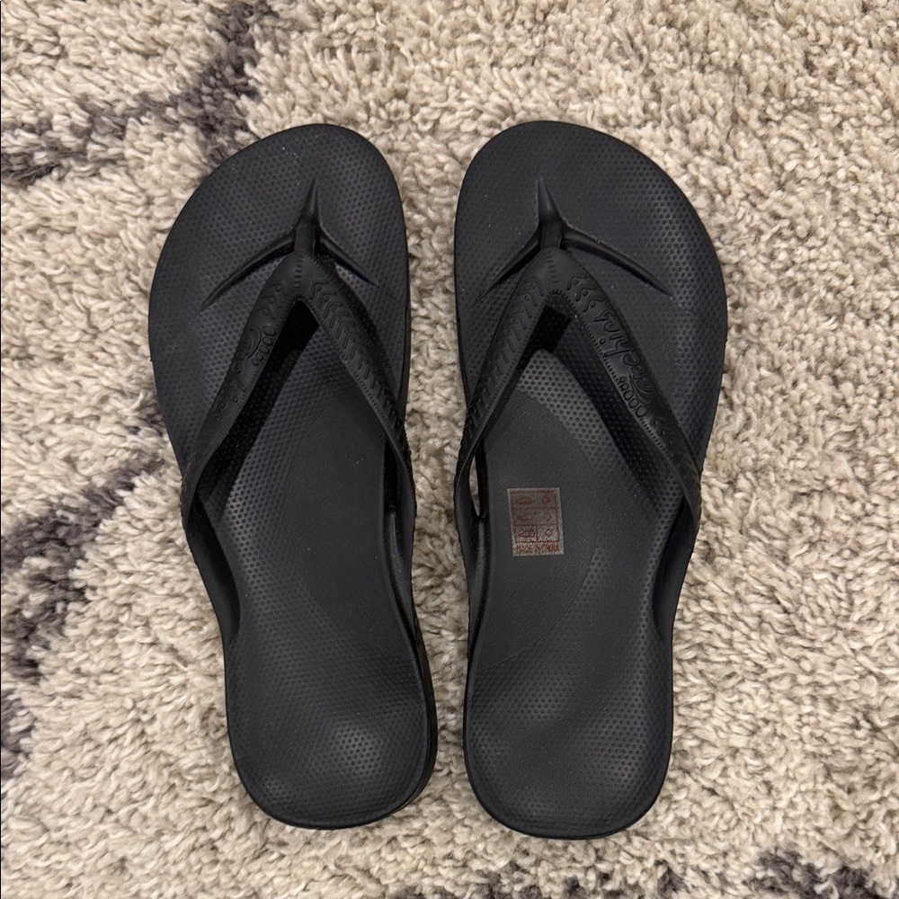Archies Black Flip Flops- NWOT